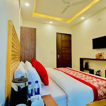 Hotel Ashram View Just 10 Minute Away Form Nizamuddin Railway Station New Delhi Eksteriør bilde