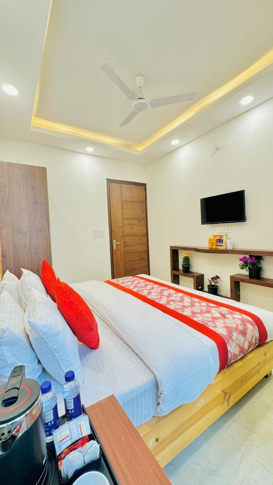 Hotel Ashram View Just 10 Minute Away Form Nizamuddin Railway Station New Delhi Eksteriør bilde