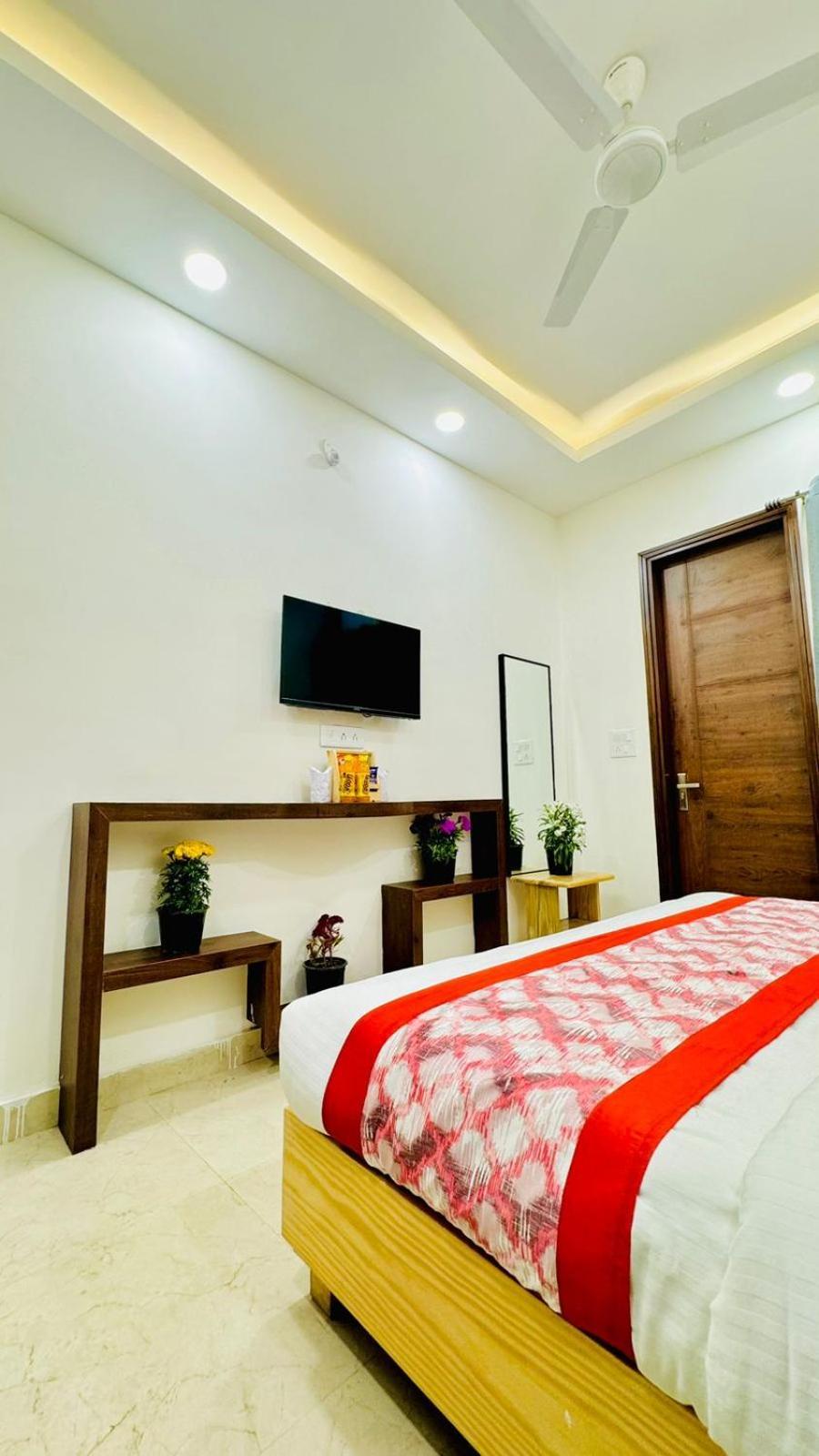 Hotel Ashram View Just 10 Minute Away Form Nizamuddin Railway Station New Delhi Eksteriør bilde
