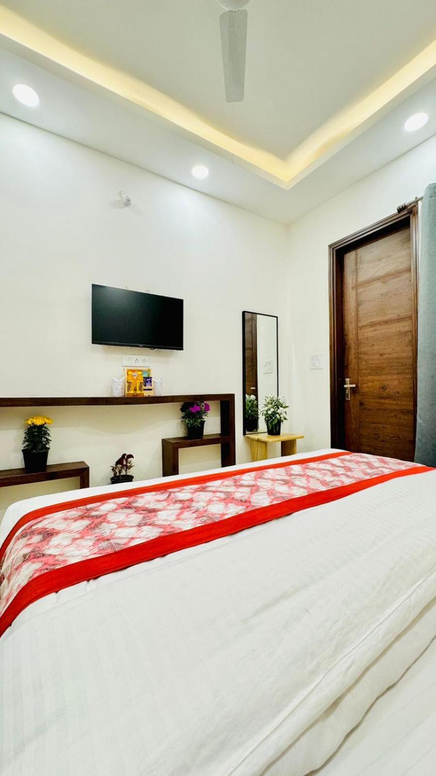 Hotel Ashram View Just 10 Minute Away Form Nizamuddin Railway Station New Delhi Eksteriør bilde