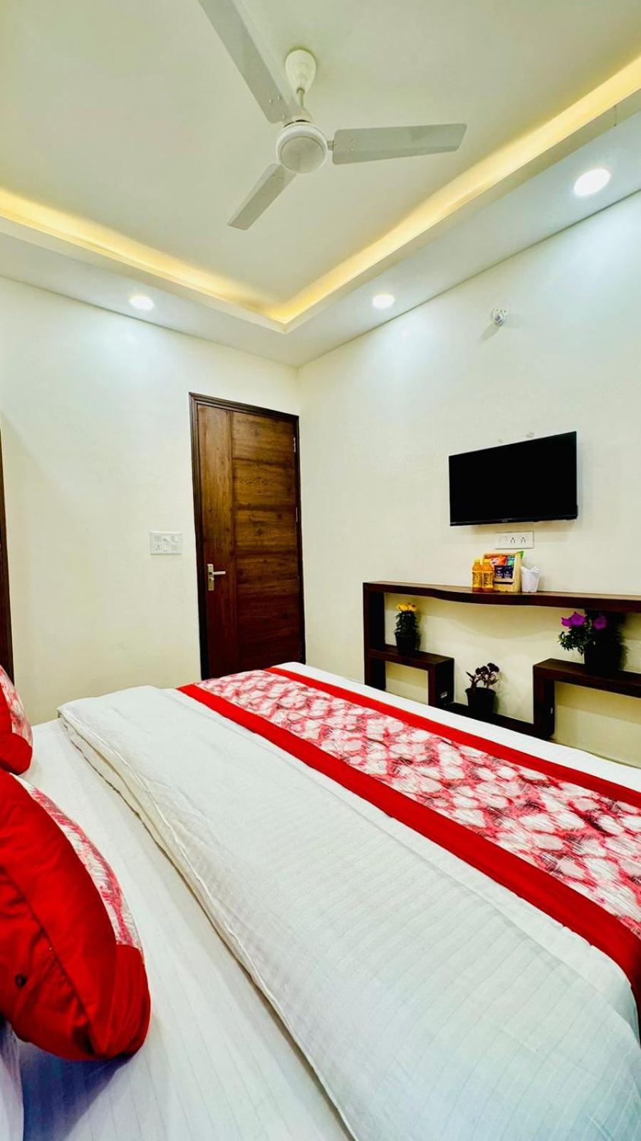 Hotel Ashram View Just 10 Minute Away Form Nizamuddin Railway Station New Delhi Eksteriør bilde
